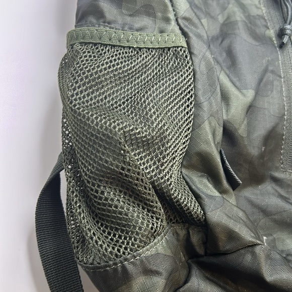 Eddie bauer stowaway bag 20L backback camo green - Picture 5 of 8